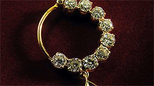 Gold-and-Dimond-Nose-Ring-for-Sensitive-Skin